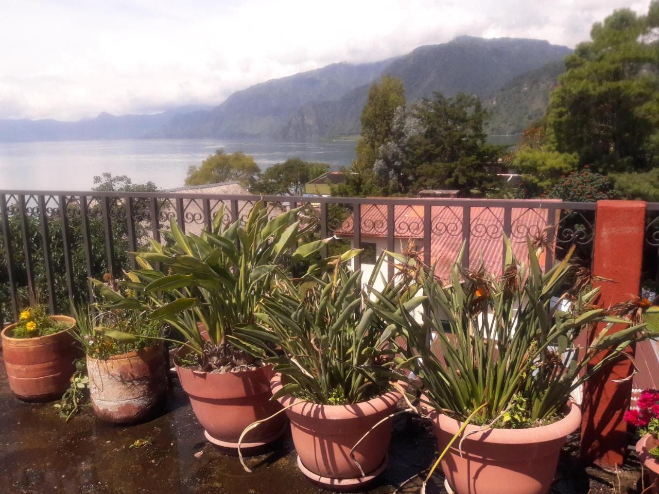 Hotel Sueno Real Panajachel Buitenkant foto