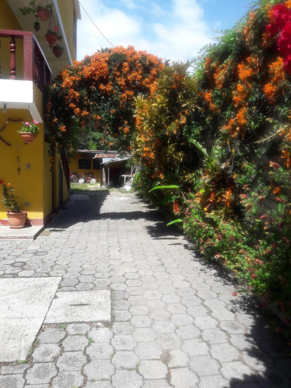 Hotel Sueno Real Panajachel Buitenkant foto